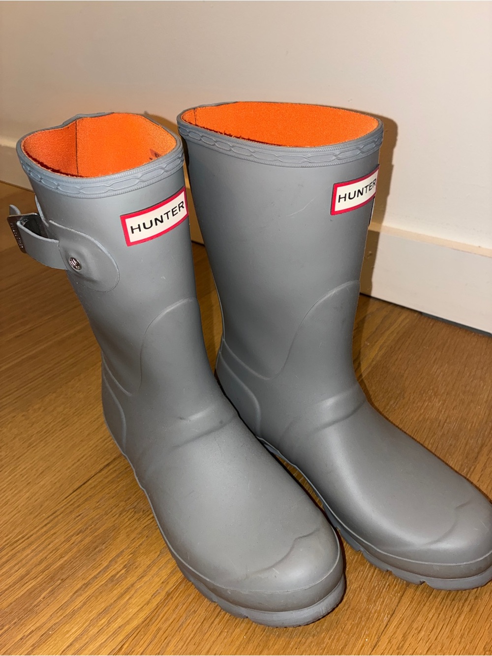 Hunter Short Gray Rain Boots with Orange Lining Womens Size 7